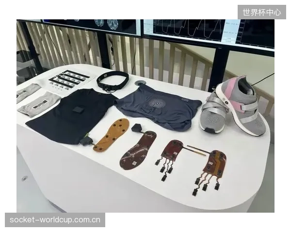 数据显示,具备低热阻湿阻特性的功能性鞋垫,已占据专业康复及糖尿病足适用鞋市场超过15%的份额 数据显示,具备低热阻湿阻特性的功能性鞋垫,已占据专业康复及糖尿病足适用鞋市场超过15%的份额